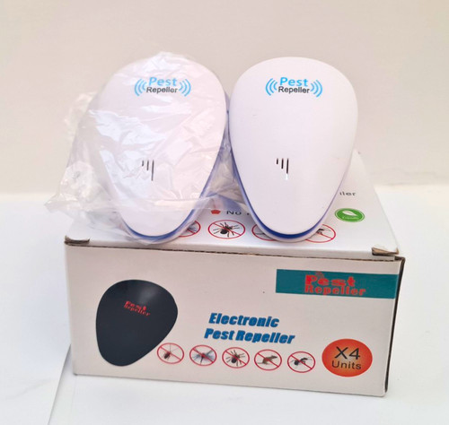 Pest repeller plug - repeller, plug-in